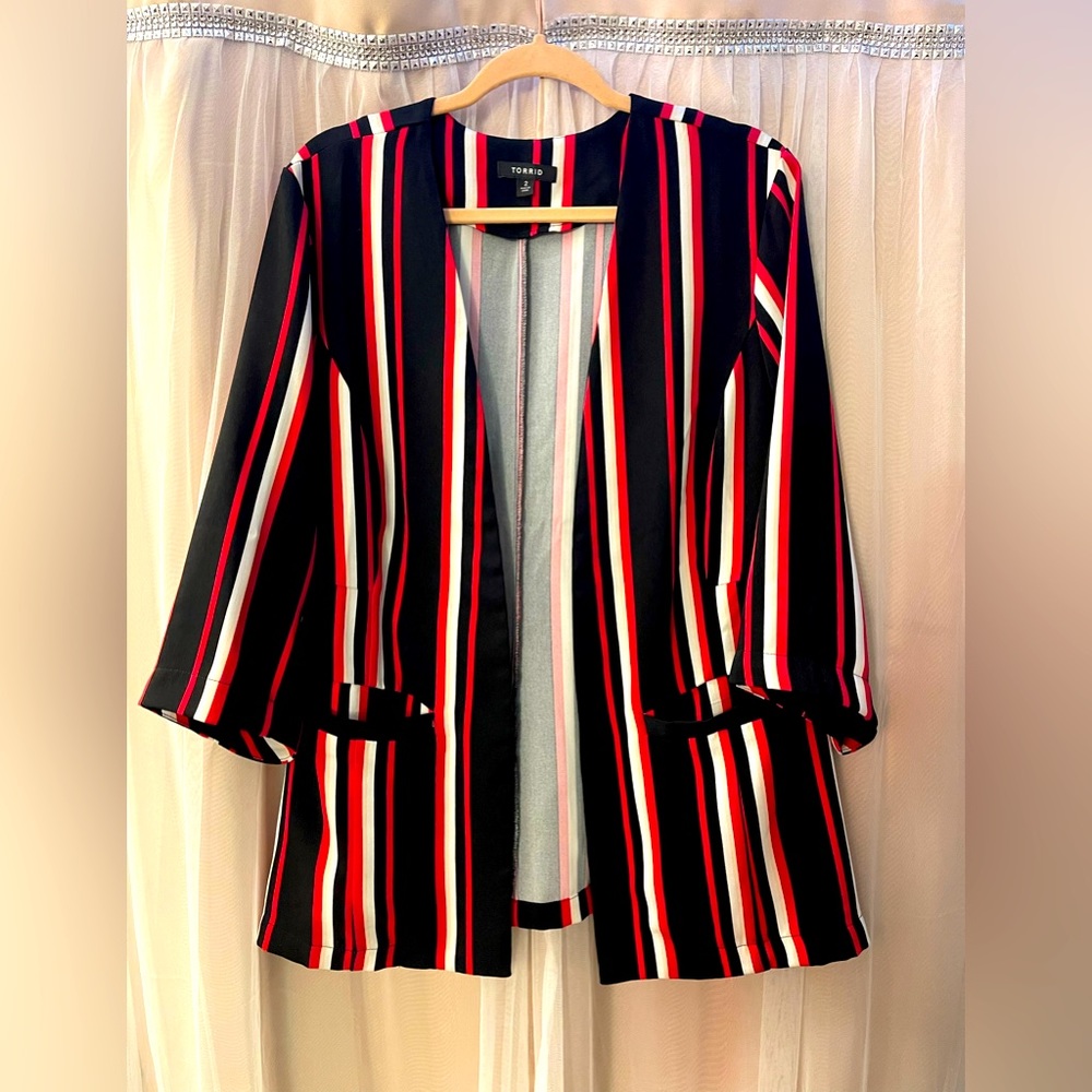 Torrid Size 2 3/4 sleeve Blazer